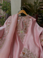 pink colour ka lahnga